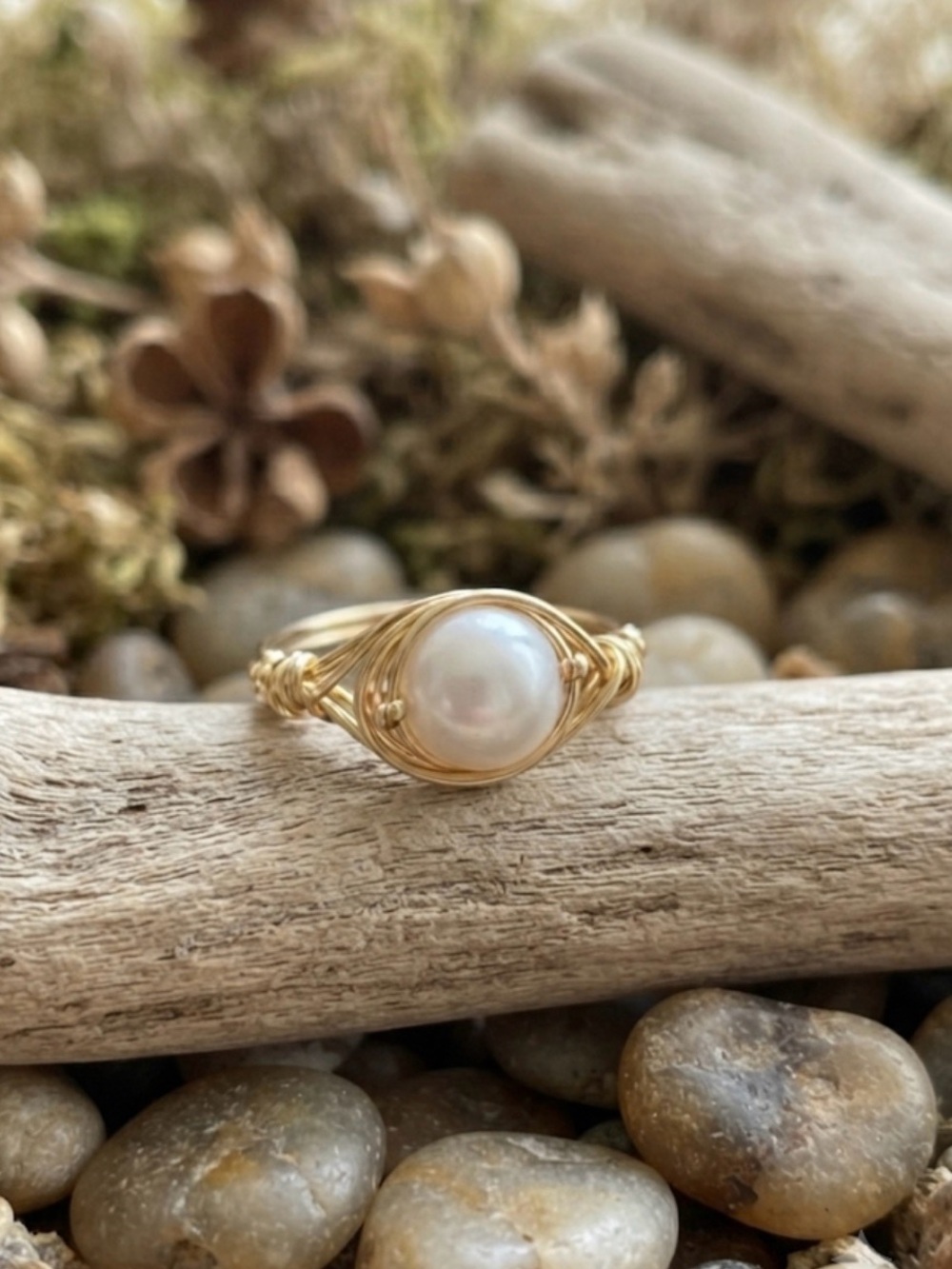 Gold Wire Pearl Ring - White Pearl size 8.5